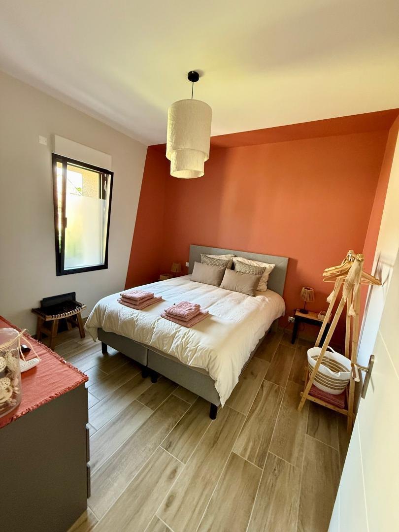 Chambre terracotta